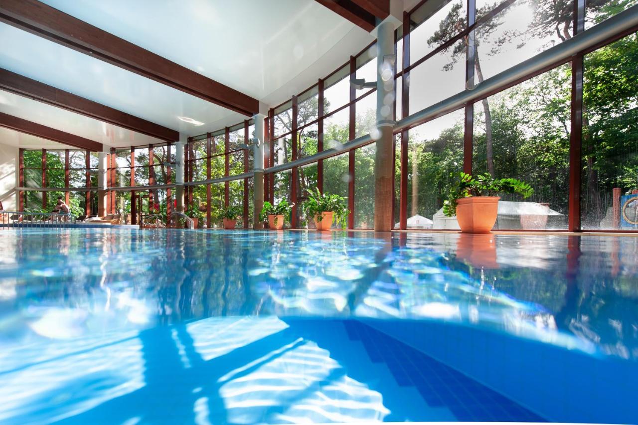 Hotel Dom Zdrojowy Resort & Spa - Destigo Hotels ヤスタルニャ エクステリア 写真
