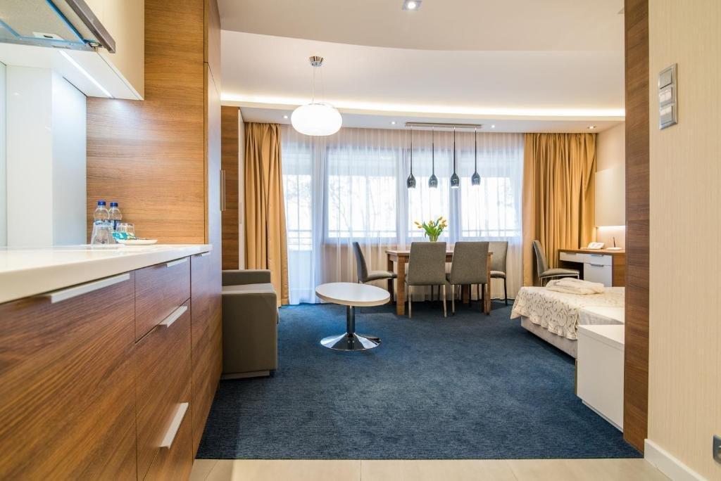 Hotel Dom Zdrojowy Resort & Spa - Destigo Hotels ヤスタルニャ エクステリア 写真