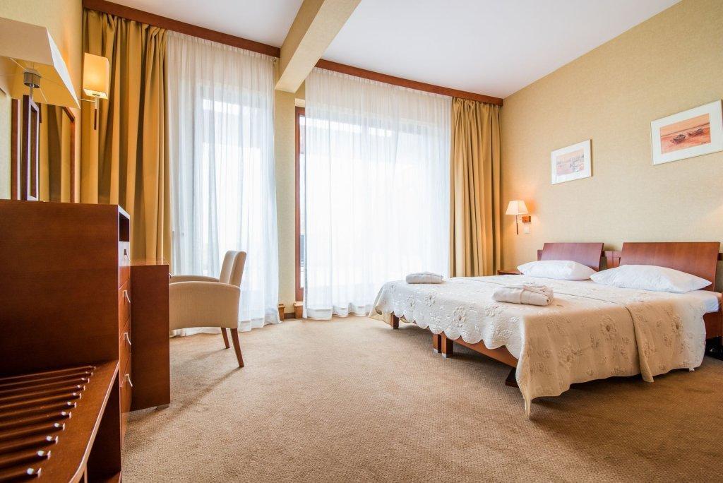 Hotel Dom Zdrojowy Resort & Spa - Destigo Hotels ヤスタルニャ エクステリア 写真