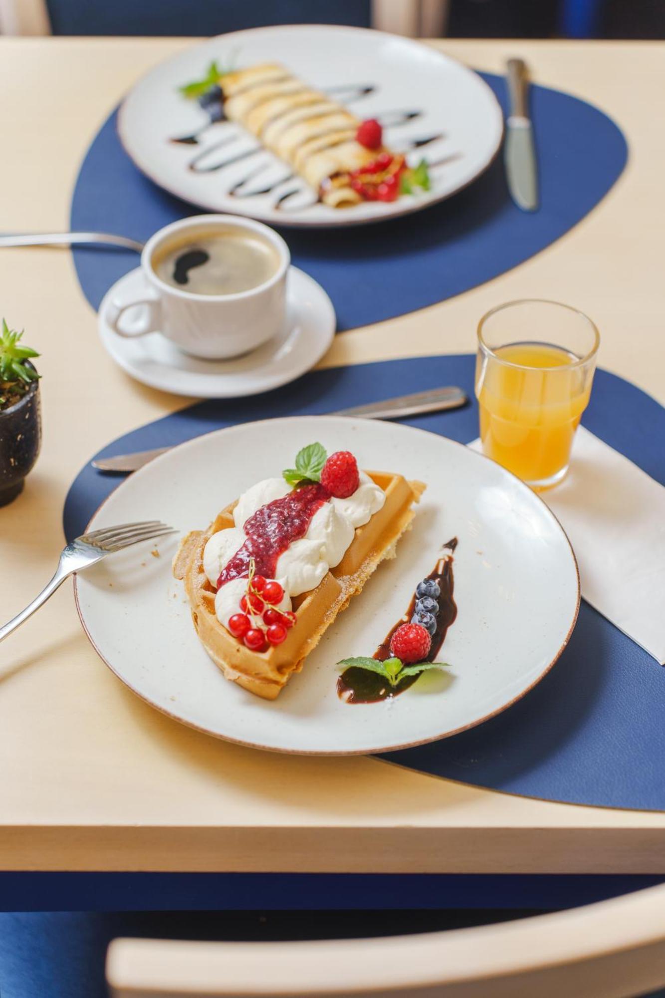 Hotel Dom Zdrojowy Resort & Spa - Destigo Hotels ヤスタルニャ エクステリア 写真