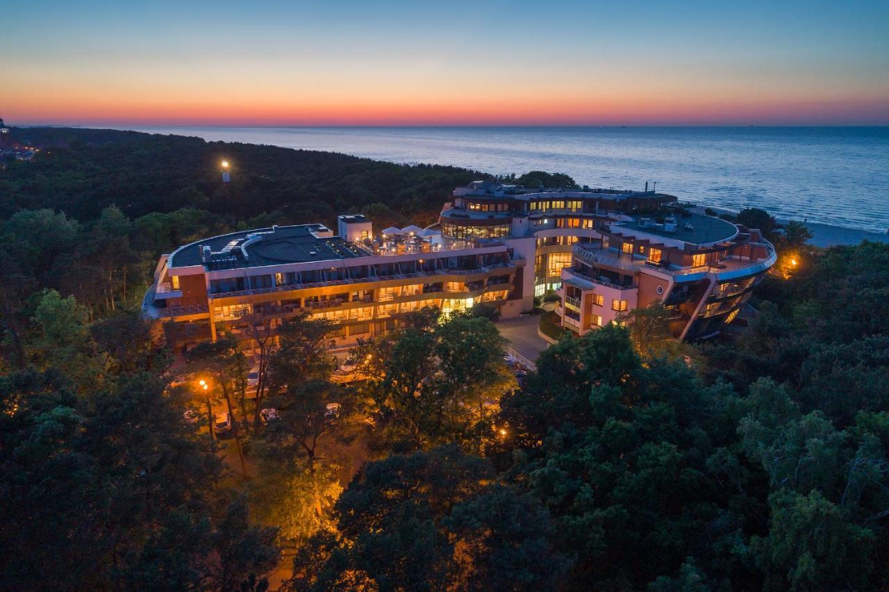 Hotel Dom Zdrojowy Resort & Spa - Destigo Hotels ヤスタルニャ エクステリア 写真