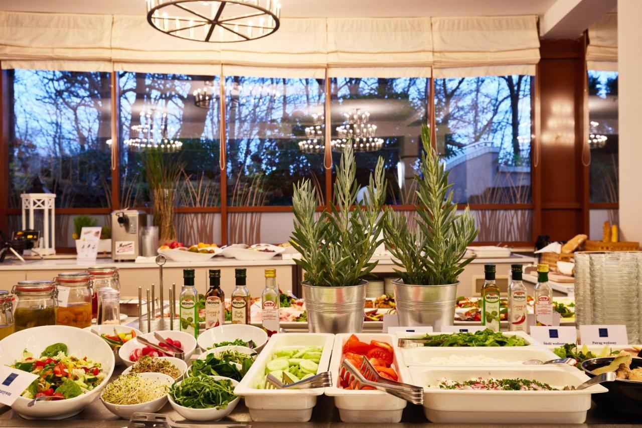 Hotel Dom Zdrojowy Resort & Spa - Destigo Hotels ヤスタルニャ エクステリア 写真